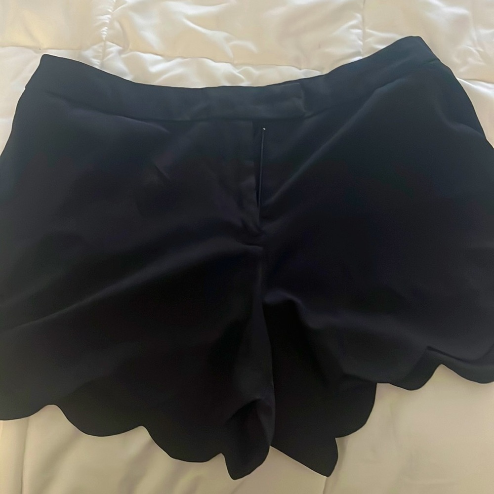 Black scalloped shorts size 7